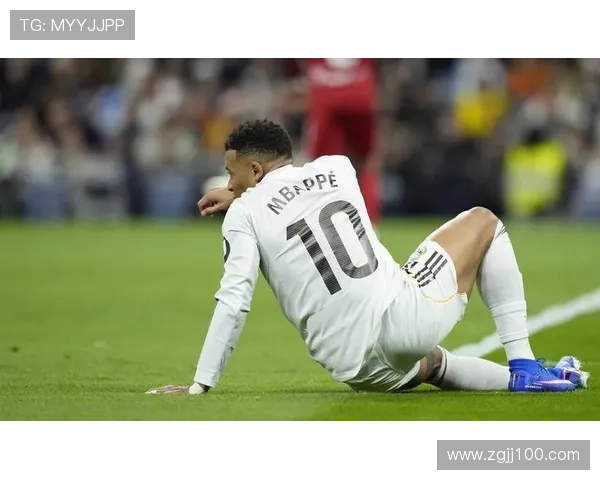 皇马对曼城大名单：卡马文加回归姆巴佩伤缺